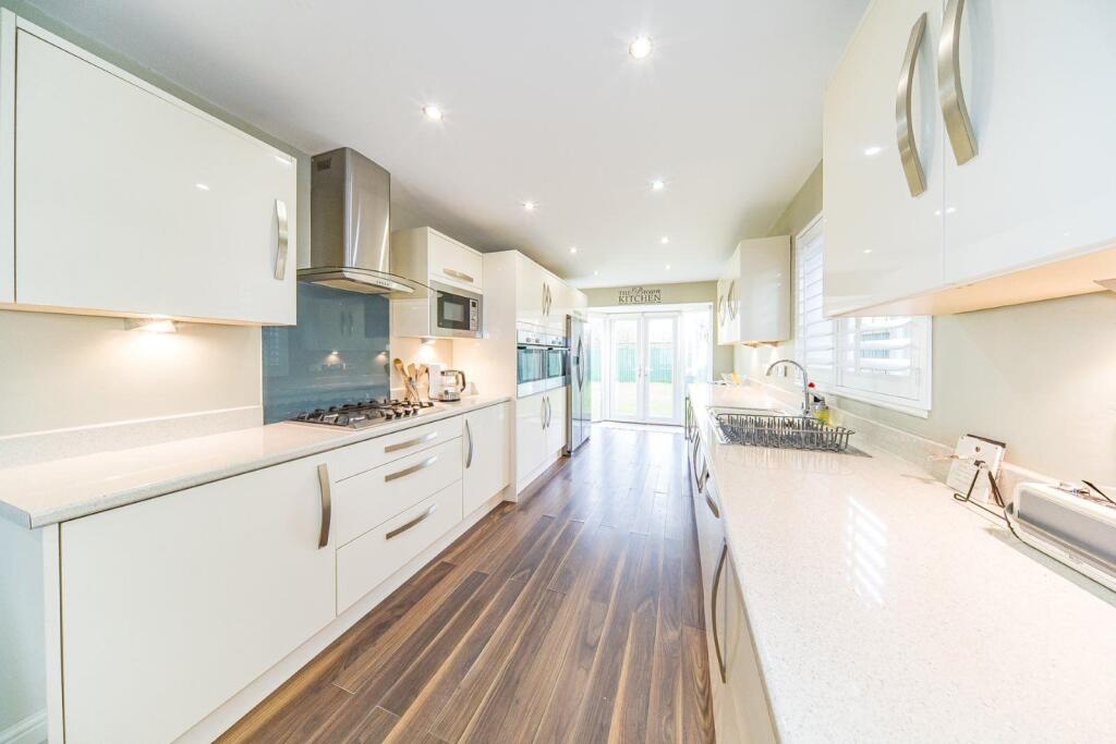 7 Beech Meadows kitchen.jpg