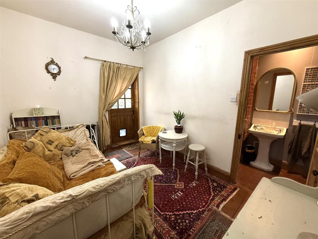 40 arch street bed 4.jpeg