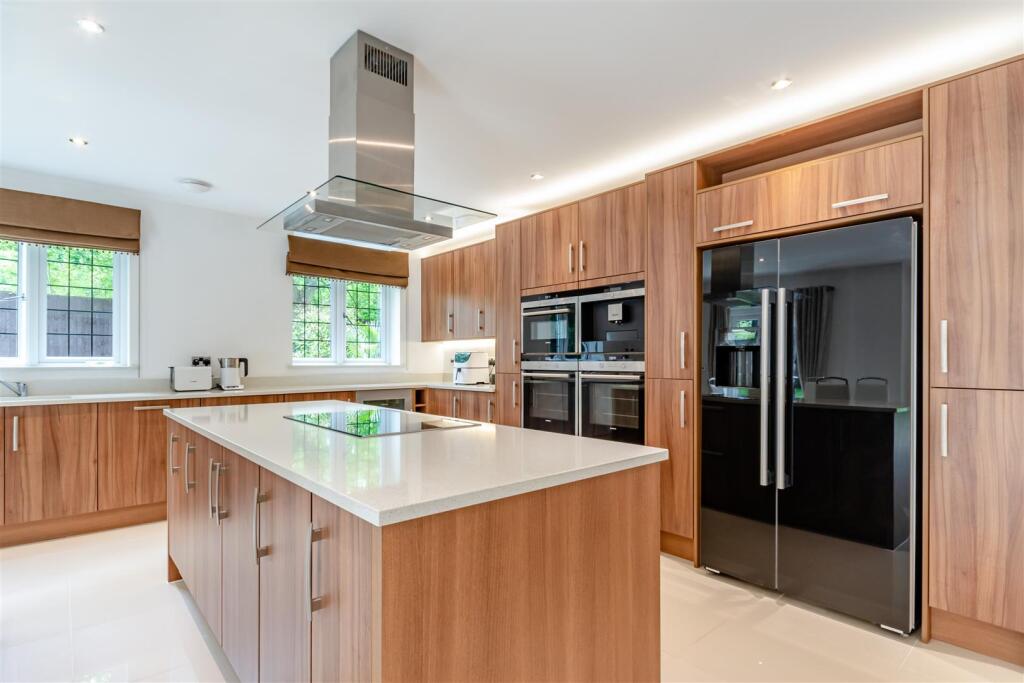 8557201-interior09.jpg