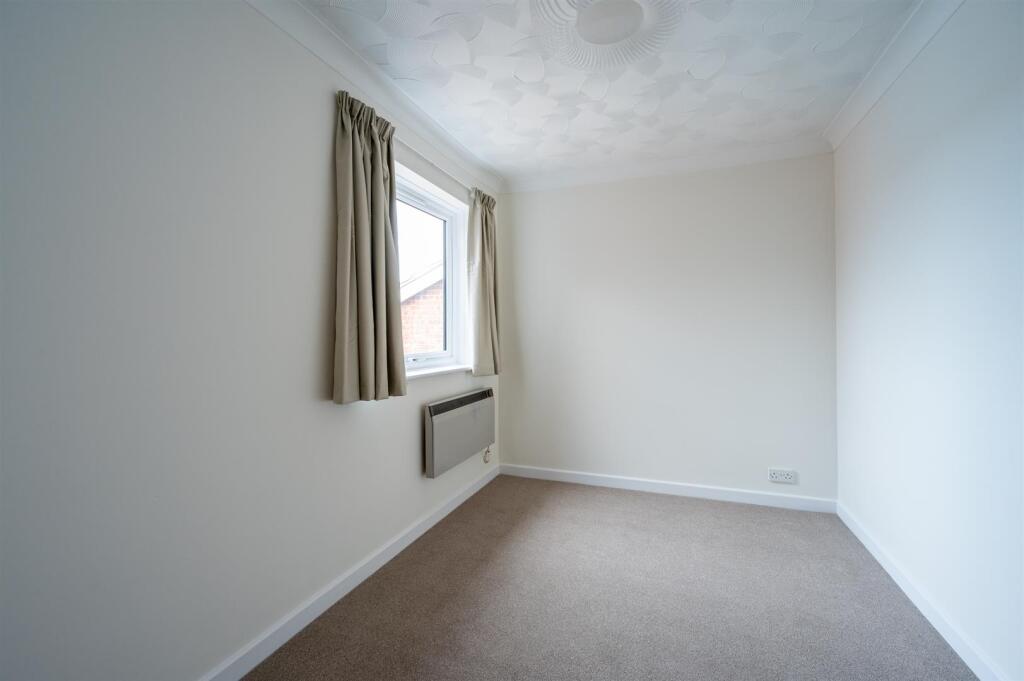 Flat 5 Regatta Court 22 16.jpg
