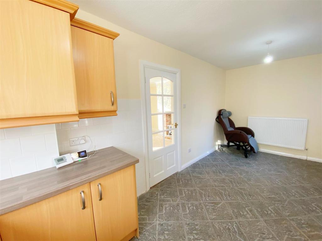Kitchen 3.jpg