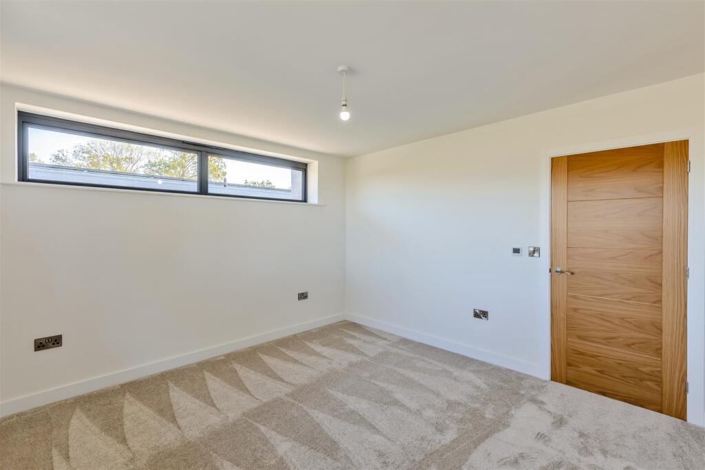 8666547-interior24.jpg