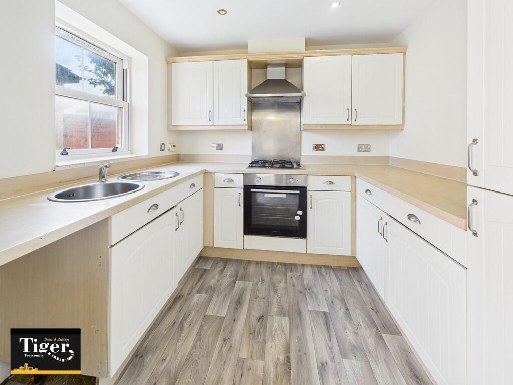 CAM02176G0-PR0701...