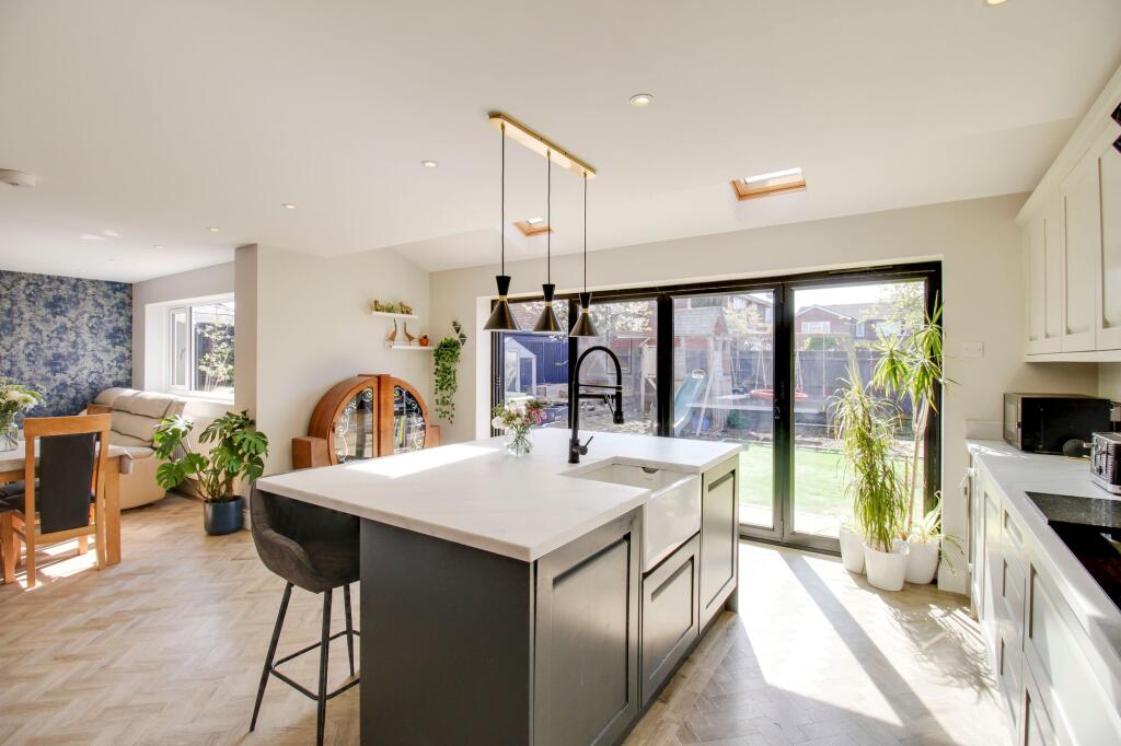 Kitchen / Dining Room