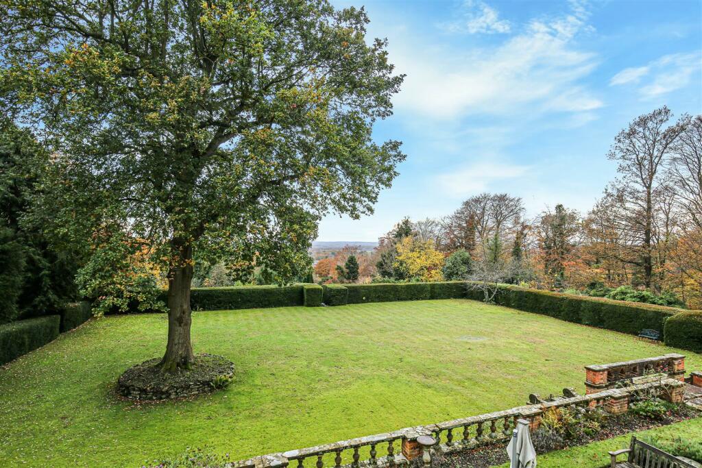 Rear Lawn Aspect.jpg