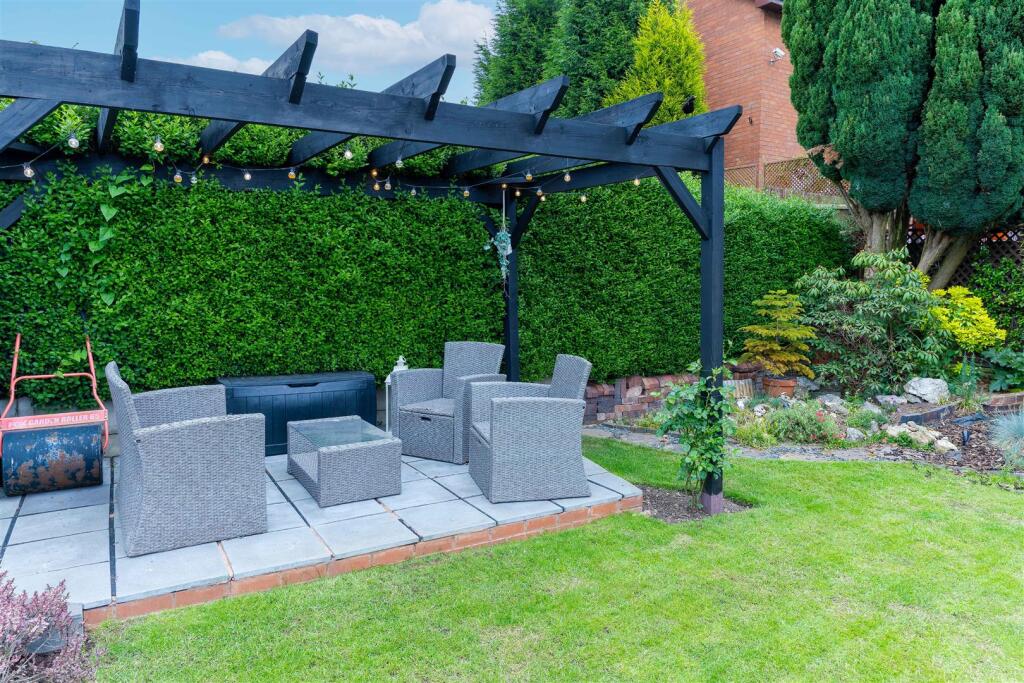 Rear Garden patio area SAPL5049-20250517-DxO_DeepP