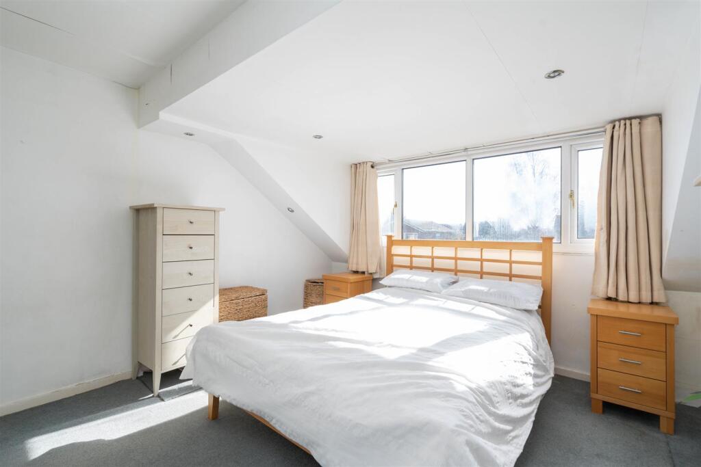 11 Hallcroft Way_8.jpg