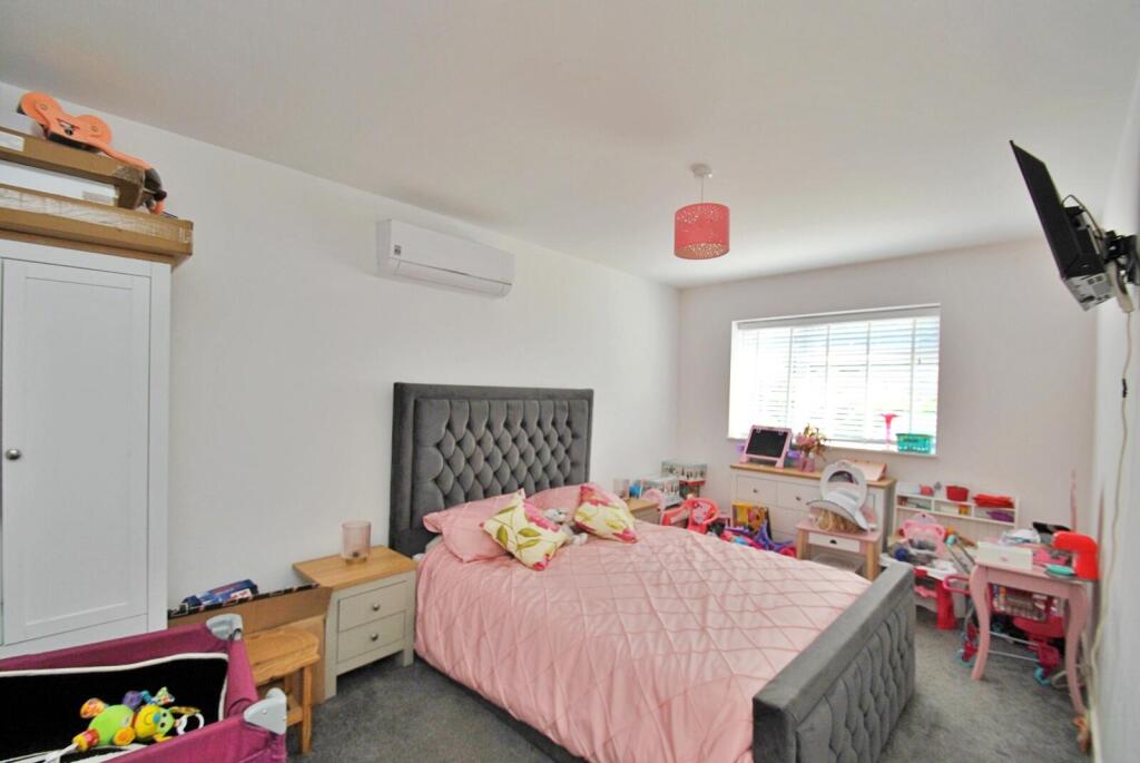 Bedroom 5/ Family Room