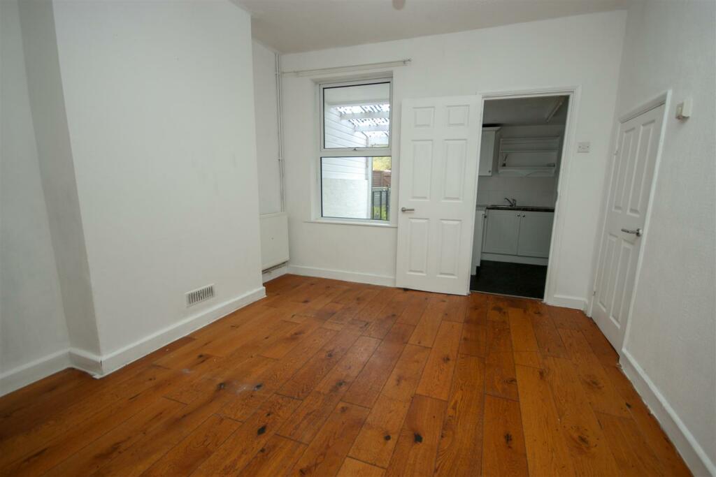 Dining Area.jpg