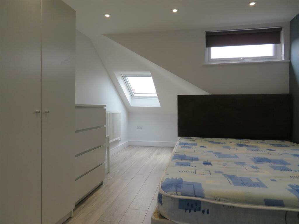 1 Edmund Road Bed7a.JPG