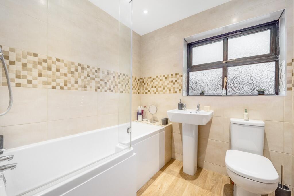 1 Estella Way (Spalding)-26