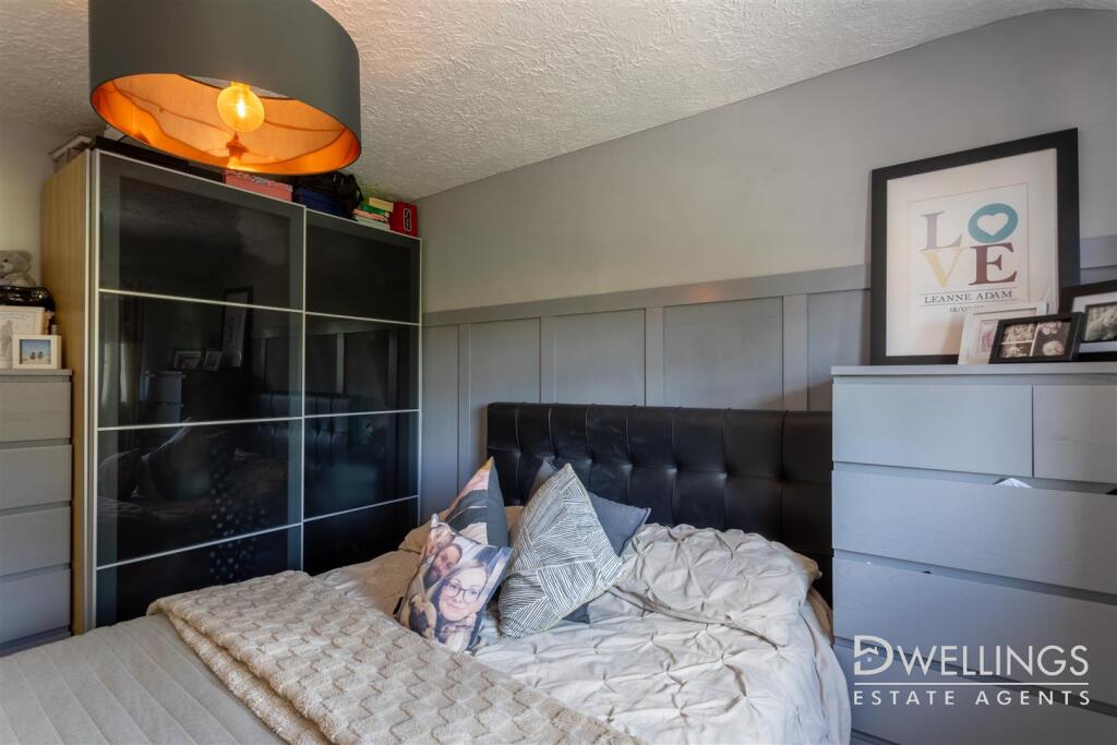 DWELEST- 8 Cheviot Close, Swadlincote, DE11 9EE-00