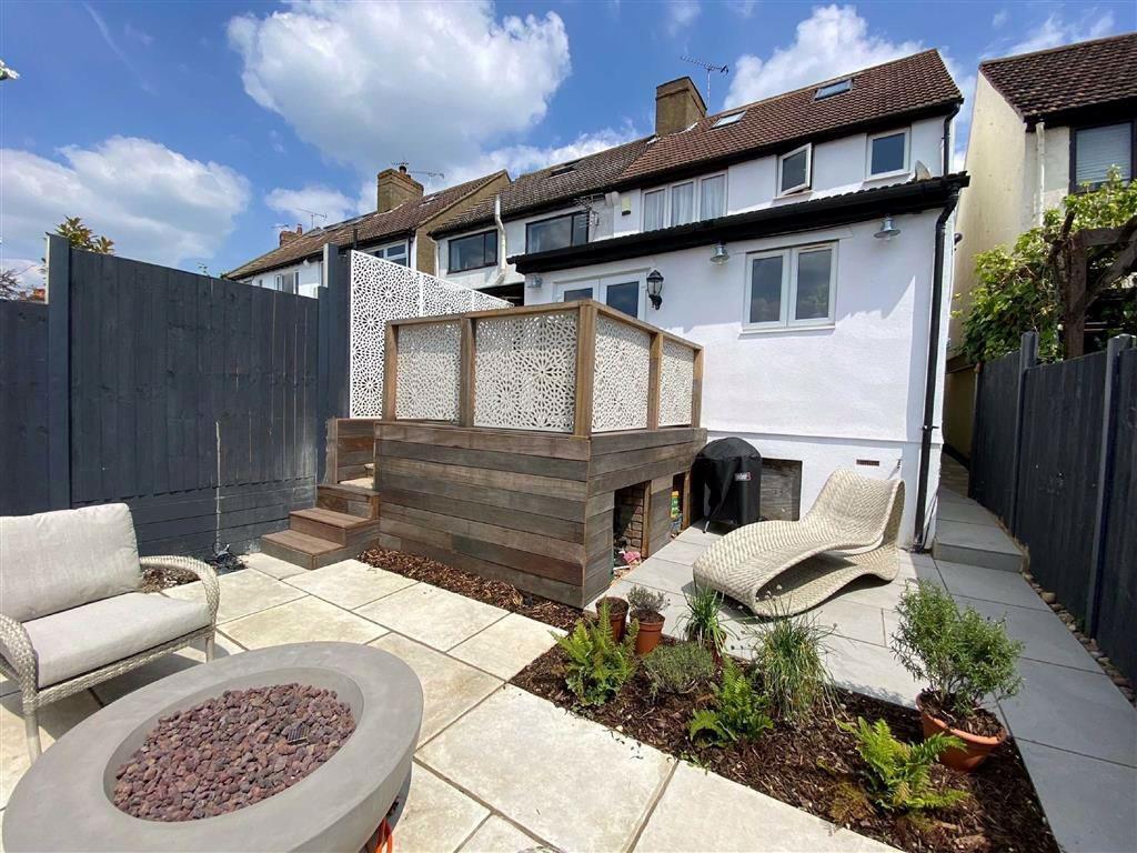 22 Leigh Park Road.jpg
