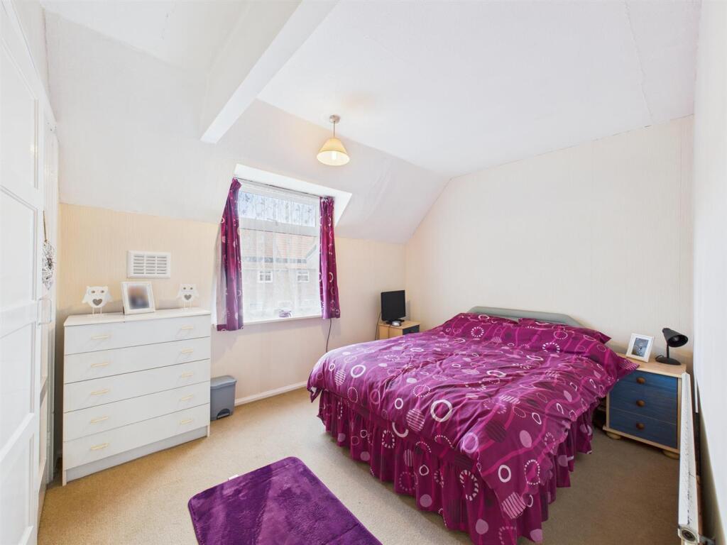 Bedroom:
