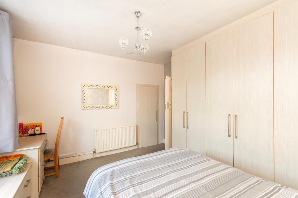 7S1R6EE - Bedroom D.jpg