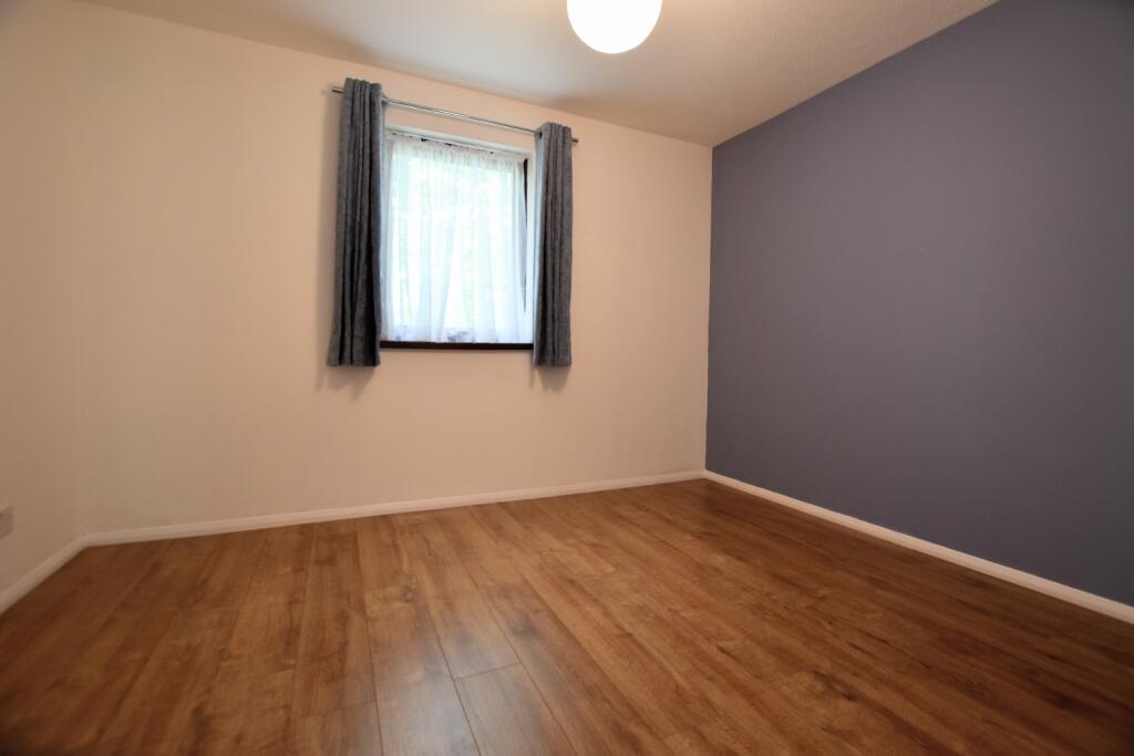34 Wimbledon Place bedroom 2