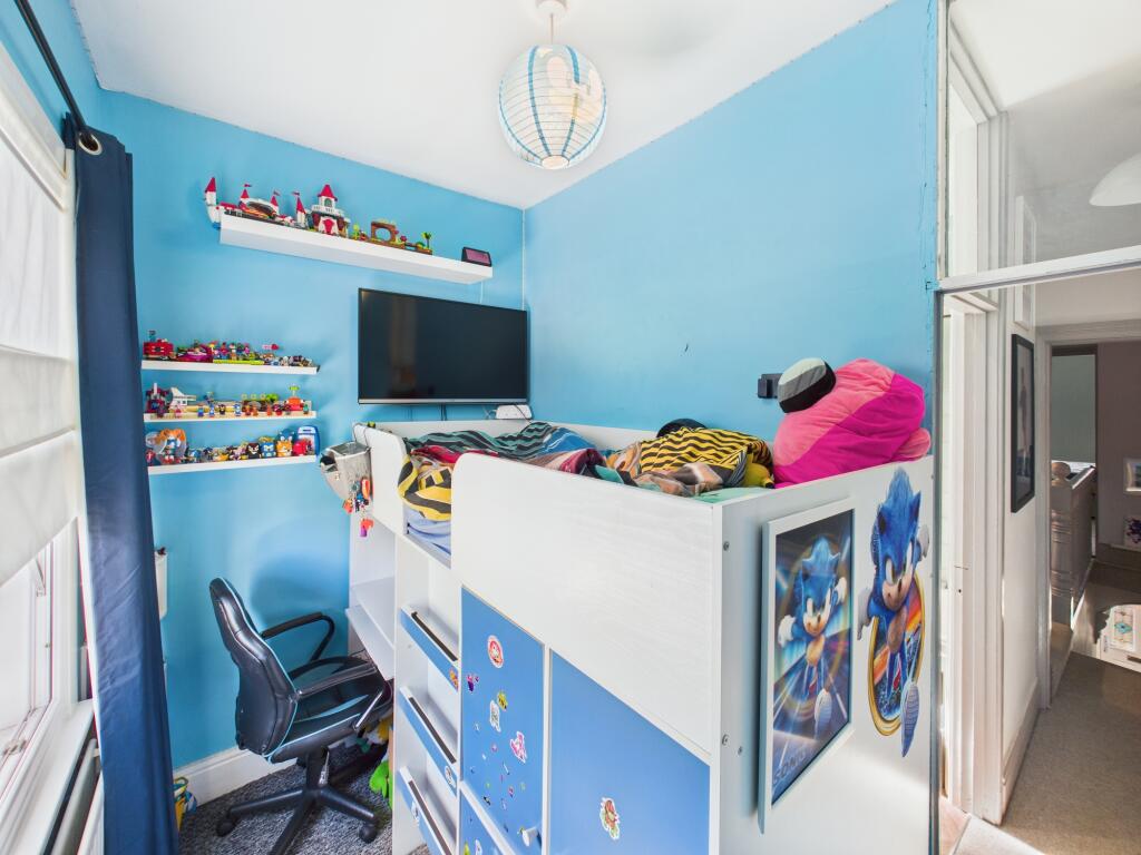 CAM05192G0-PR0142-STILL016