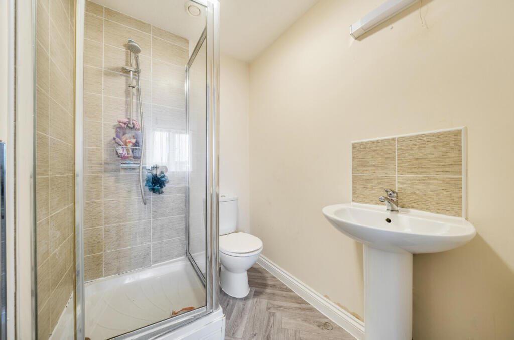 1358318-3-68d3c8c...