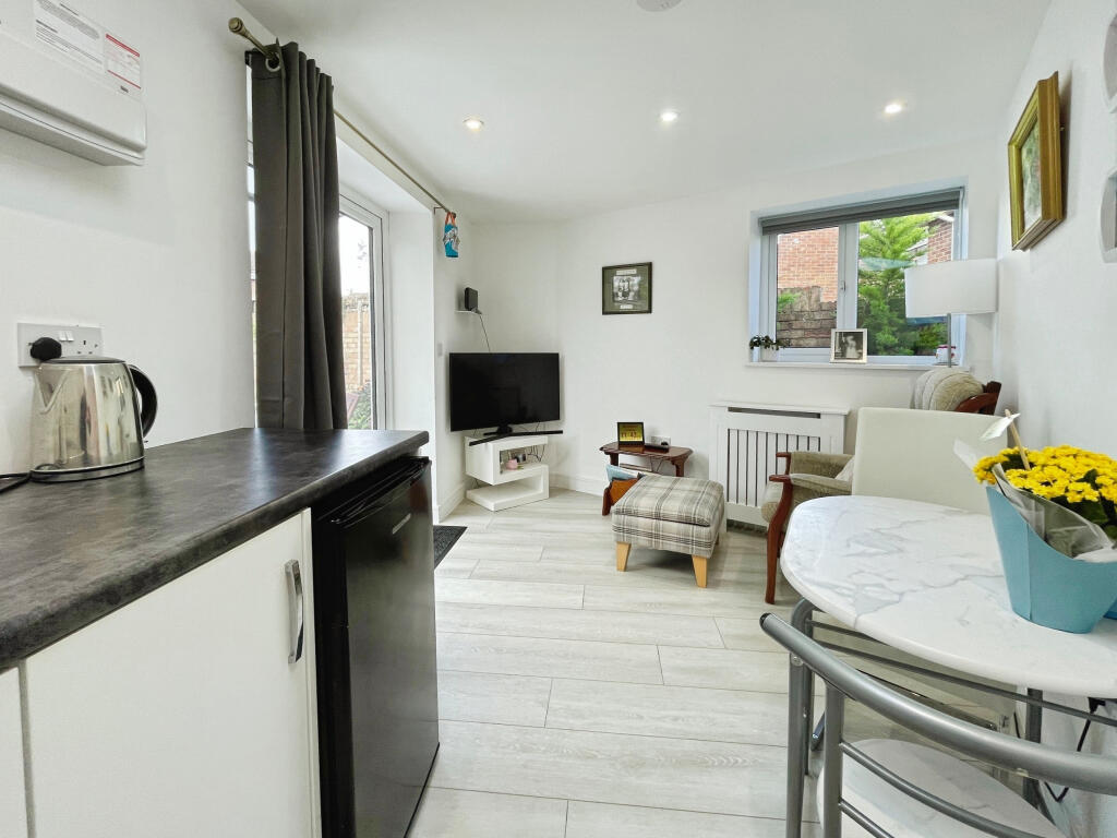 Annex Kitchen/Living