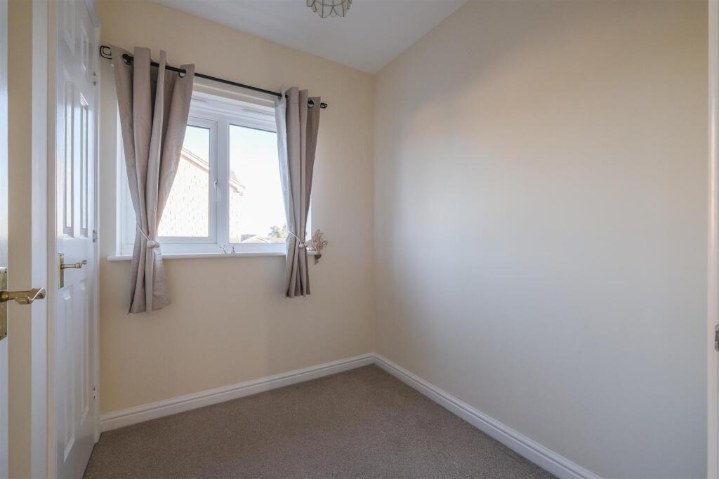 College Avenue, Lindley, Huddersfield, HD3