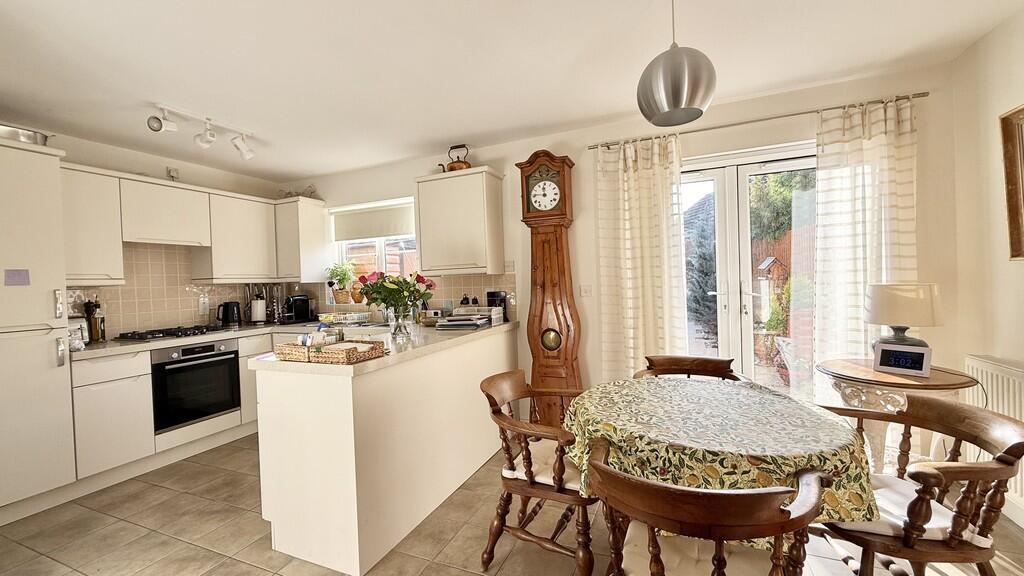 Kitchen/dining ro...