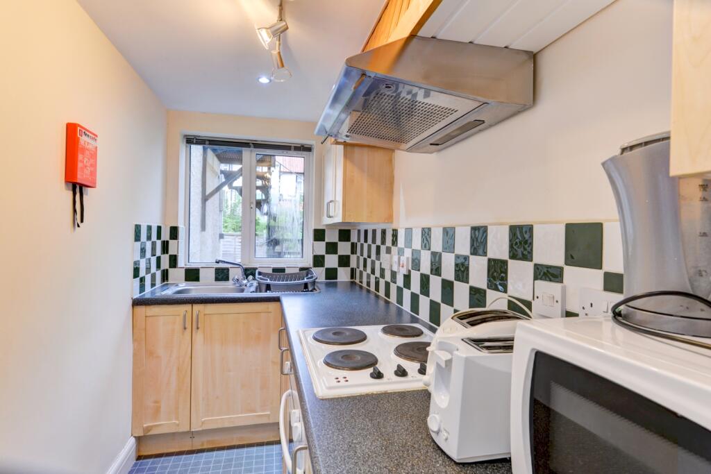 KITCHEN (2)