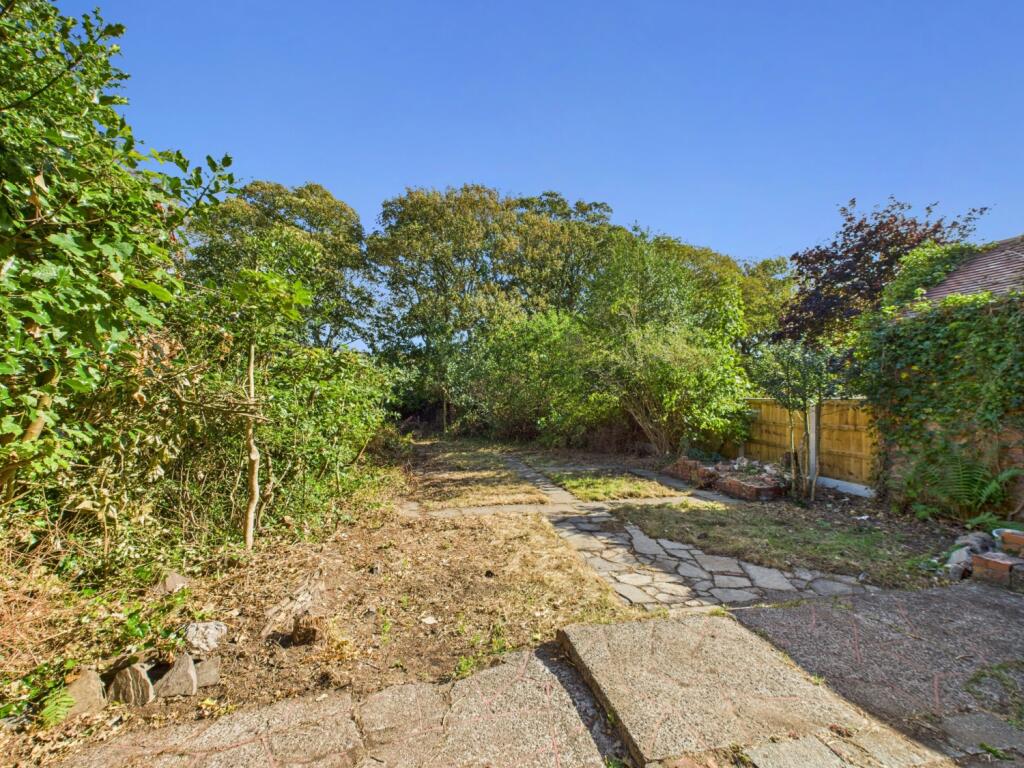 CAM02386G0-PR0142-STILL024