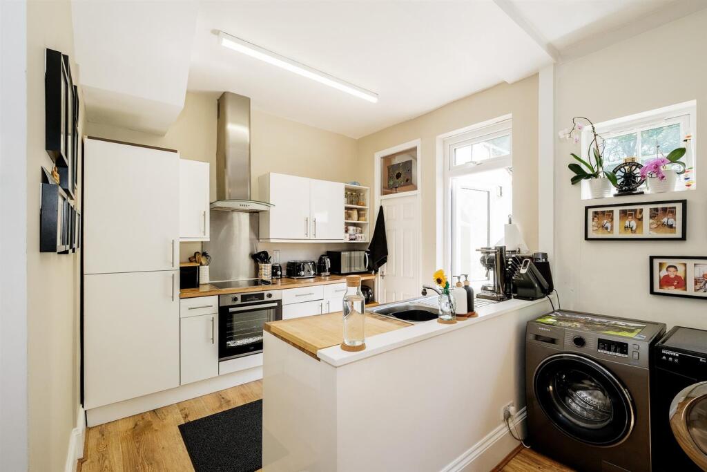 10 Studley Avenue-16_web.jpg