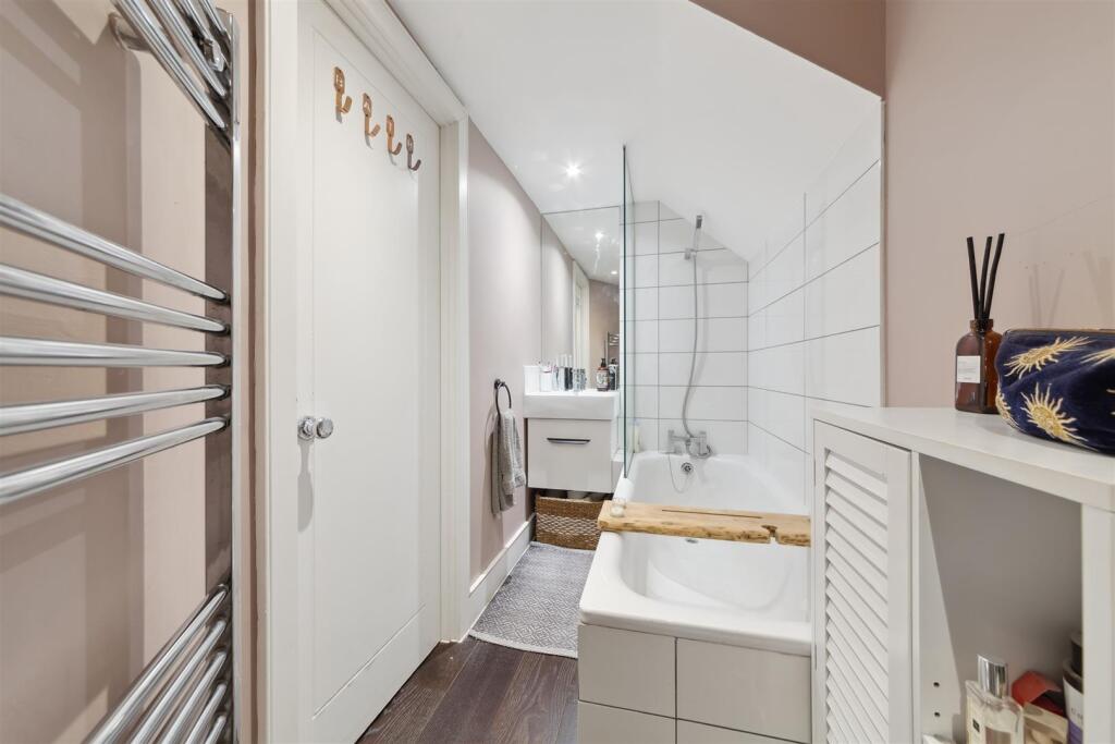 39a Himley Rd, SW17 9AR-9.jpg