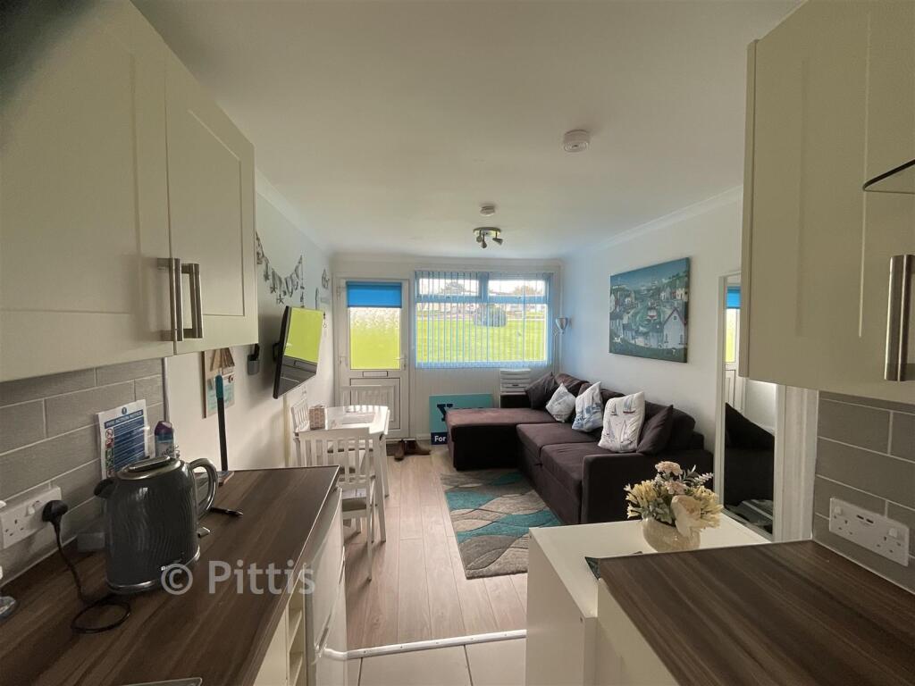Kitchen/Lounge