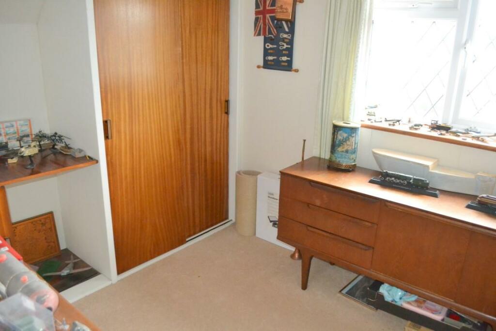 bed 3 (Medium).JPG