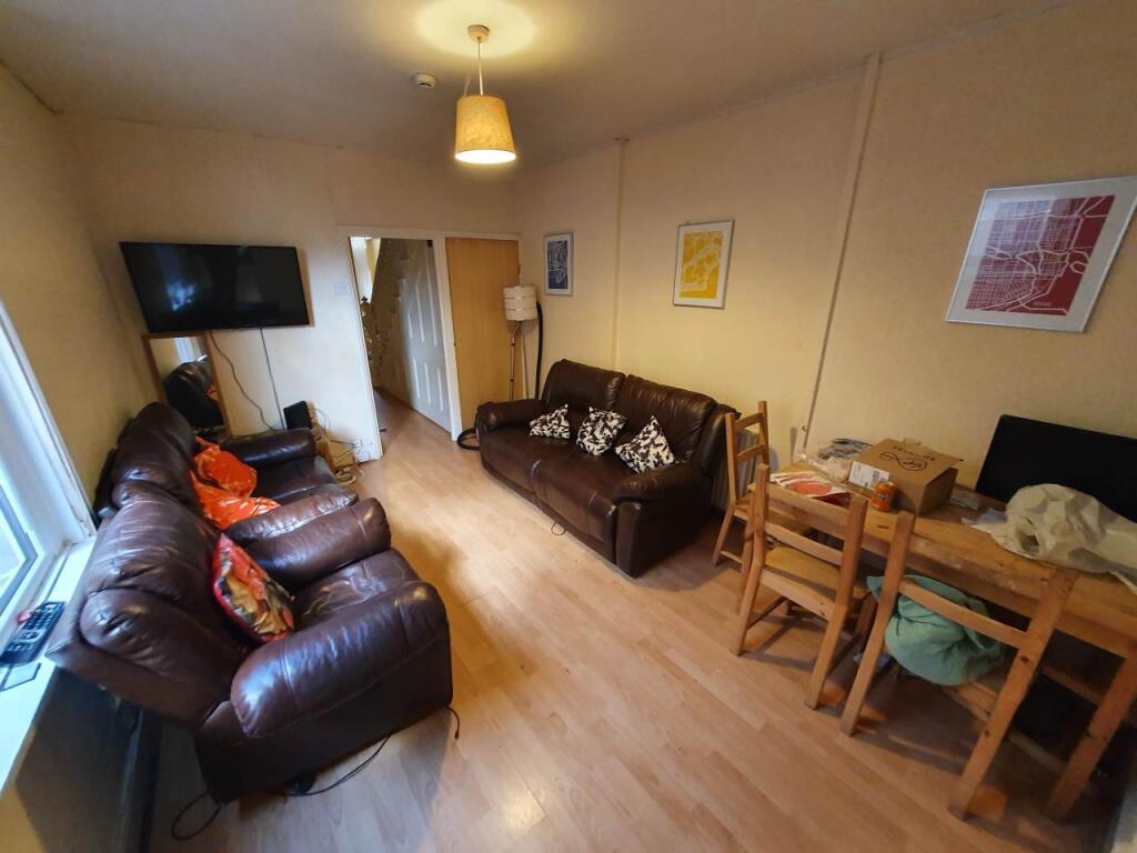 Living room (2)