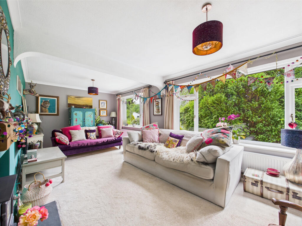 CAM01354G0-PR0516-STILL001