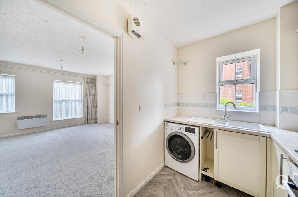 6563702e-f7eb-4ff...