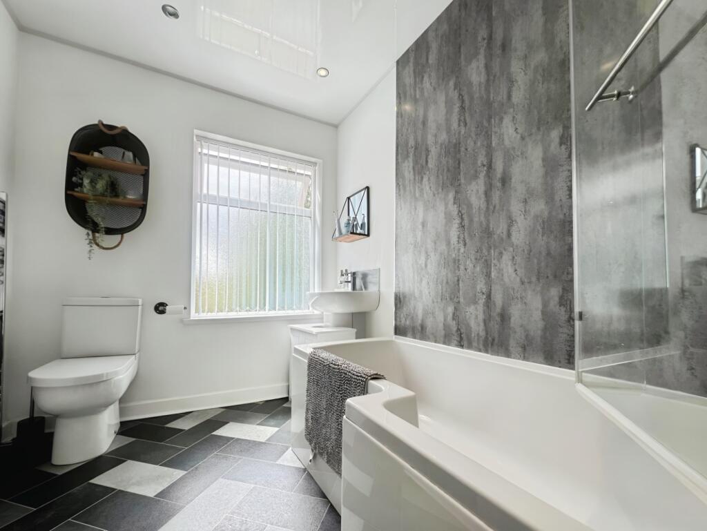 pbox-bathroom-314531.jpeg