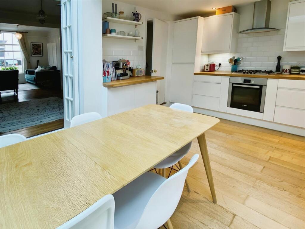 Kitchen/Breakfast Room