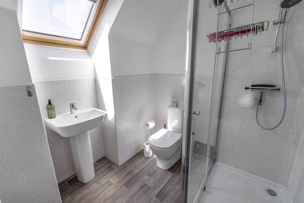 Master Bedroom En-Suite