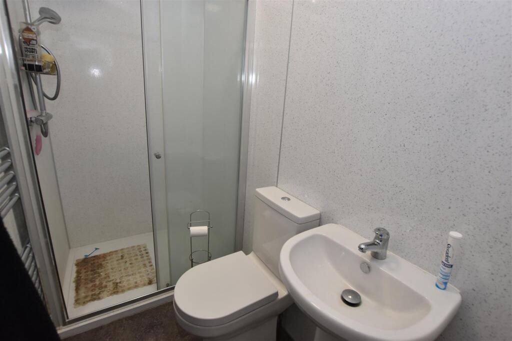 Bedroom One En Suite Shower Room.JPG