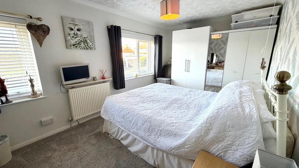 BEDROOM 1