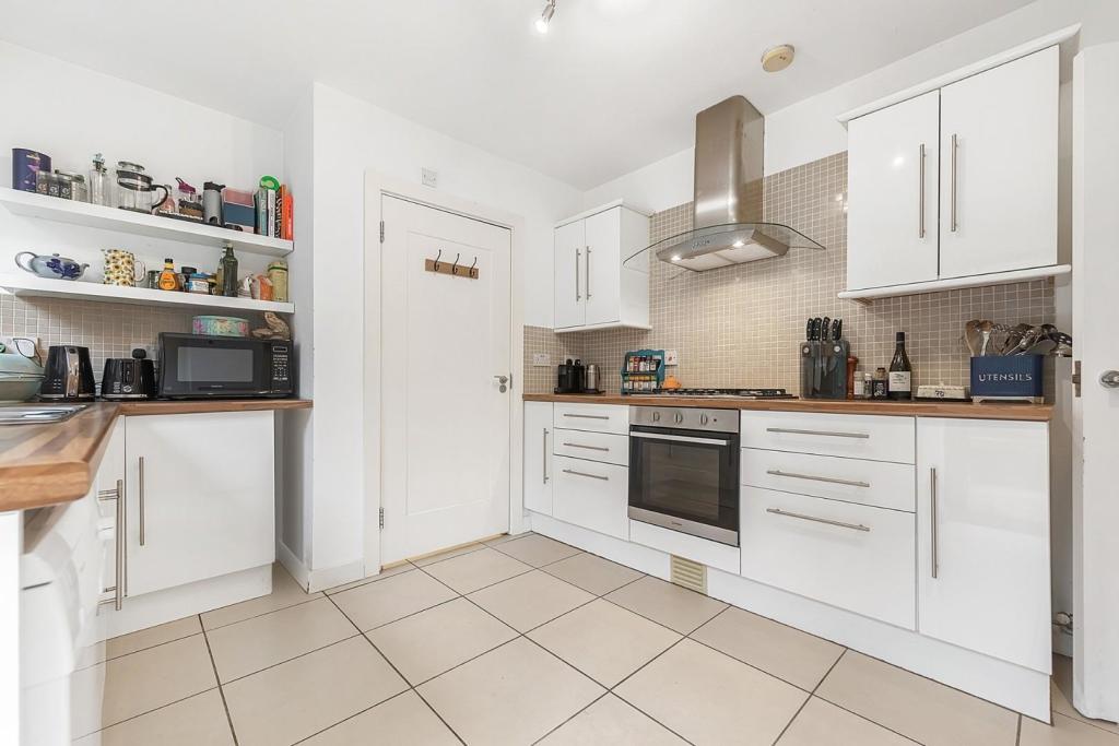 Kitchen (1).jpg