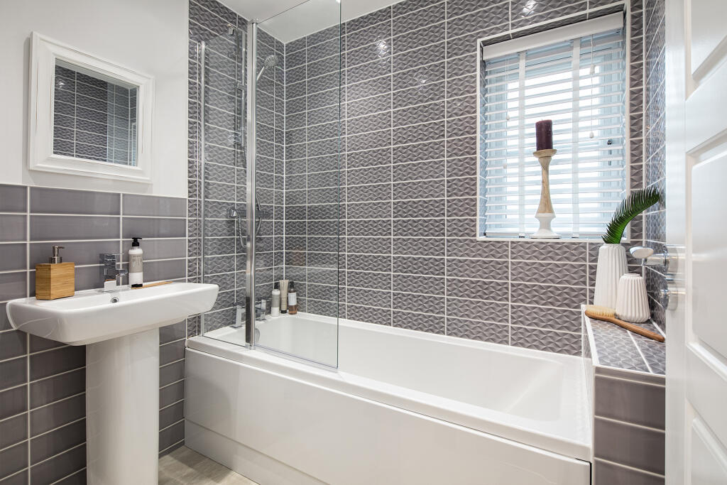 Hamdon Family Bathroom