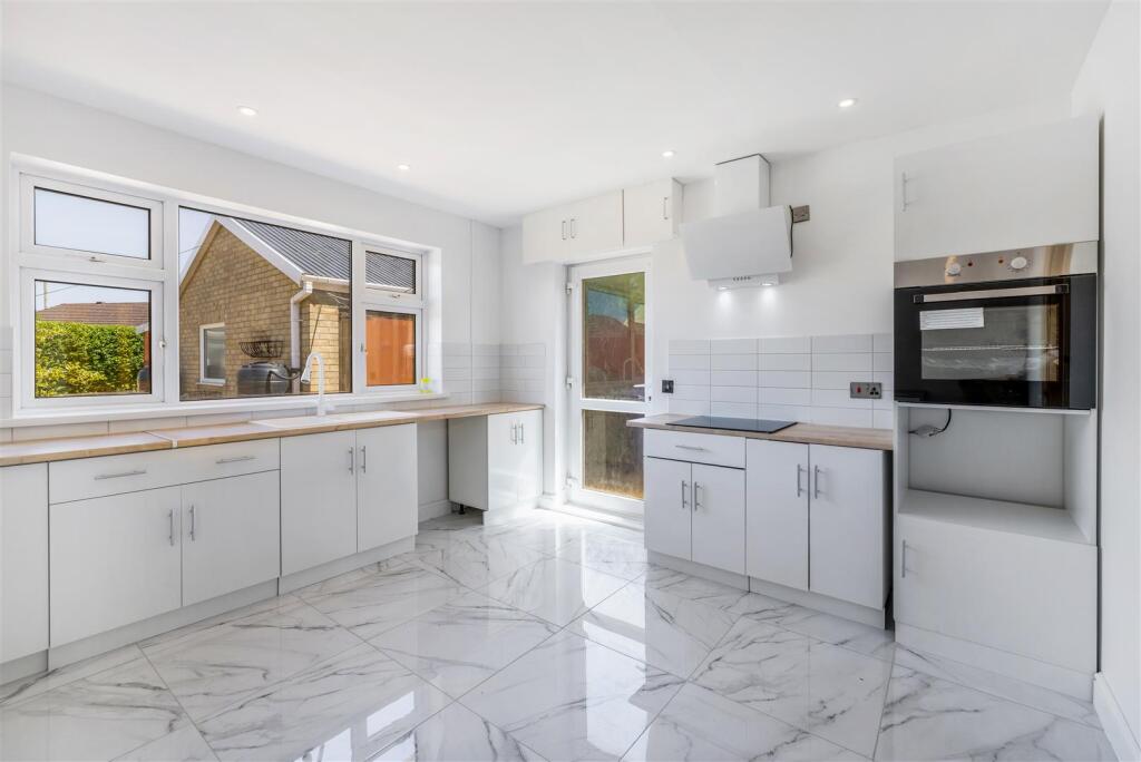 35 Rochford Tower Lane (Fishtoft)-26.jpg