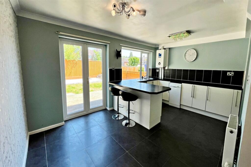 Kitchen/Breakfast Ro