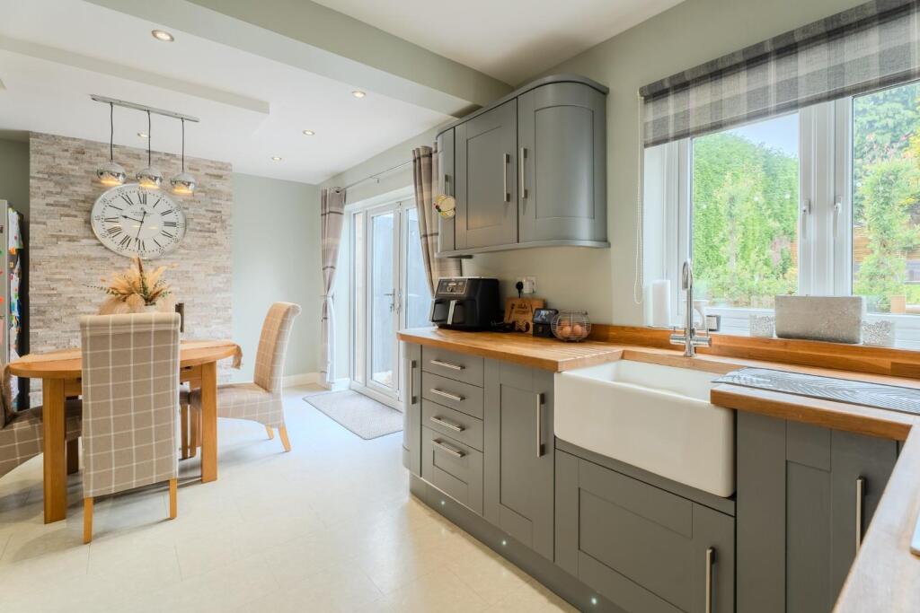 Eaton Crescent-15.jpg