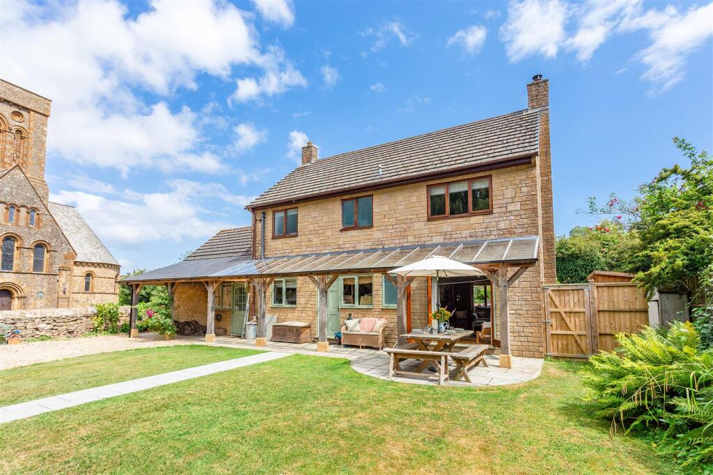 Rear of property1.jpg