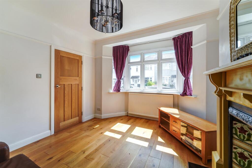 PHYLLIS AVENUE (11).jpg