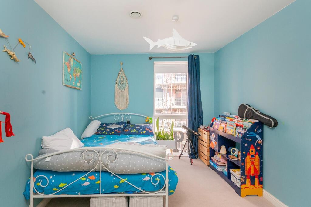 1S0HRE - Bedroom B.jpg