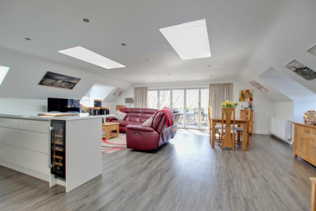 OPEN PLAN KITCHEN AND LIVING AREA
