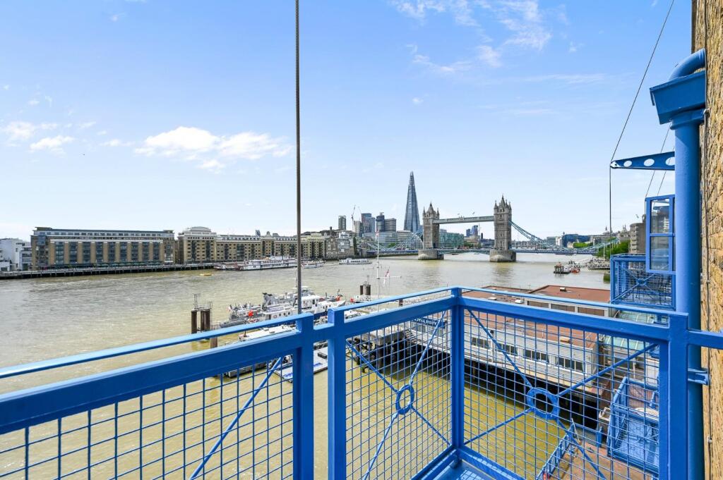 TEC - 19 Millers Wharf - Balcony1 (1).jpg