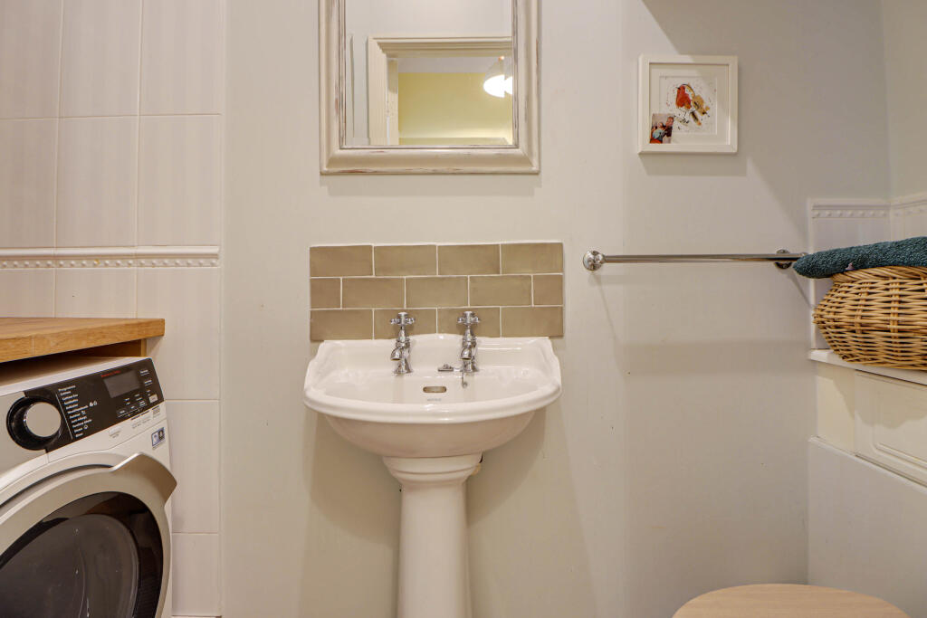 Cloakroom/Utility